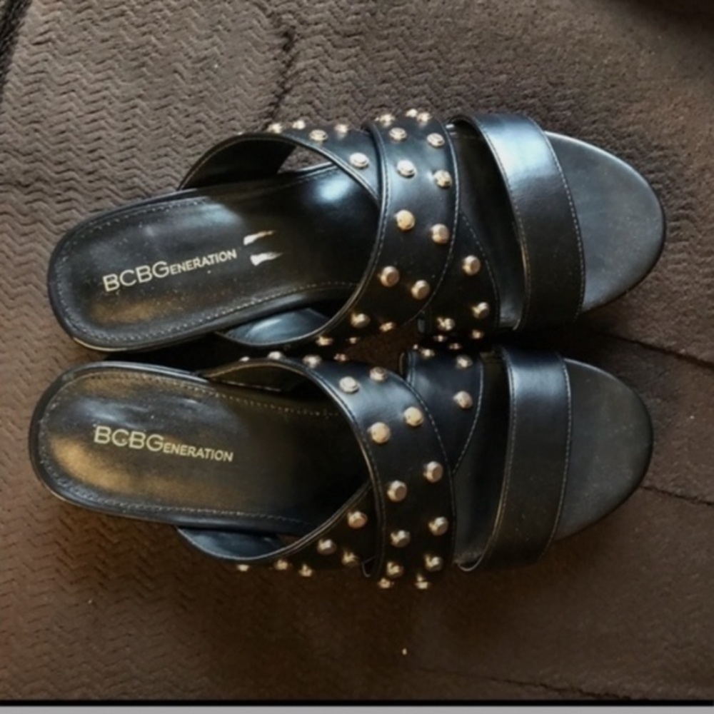 BCBGeneration Women Dana Leather Studded Black Sandals Size 9